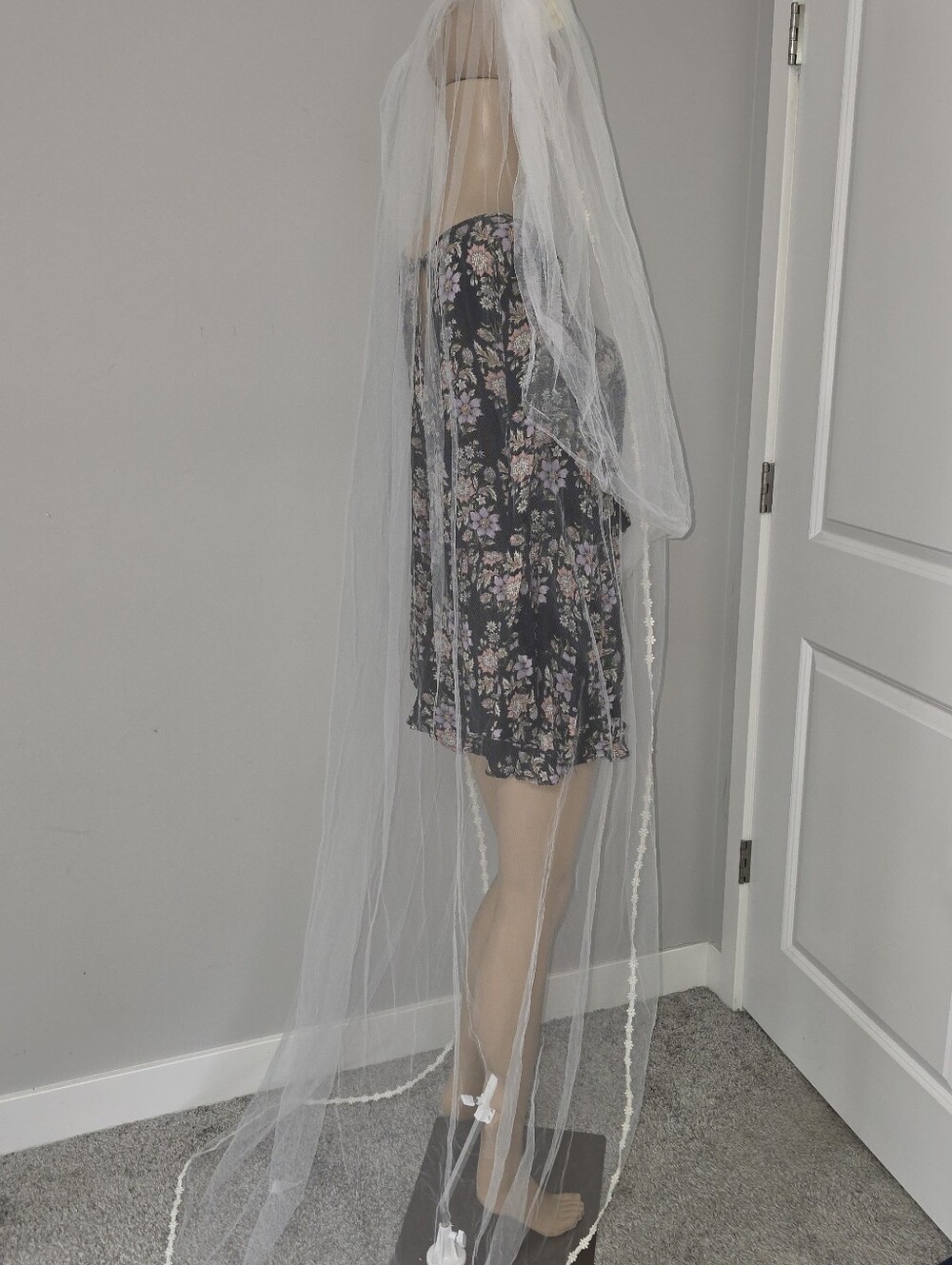 Vintage 1960-70's Juliet Bridal Ivory Lace Bow Veil Headpiece Romance Cathedral - Picture 8 of 16